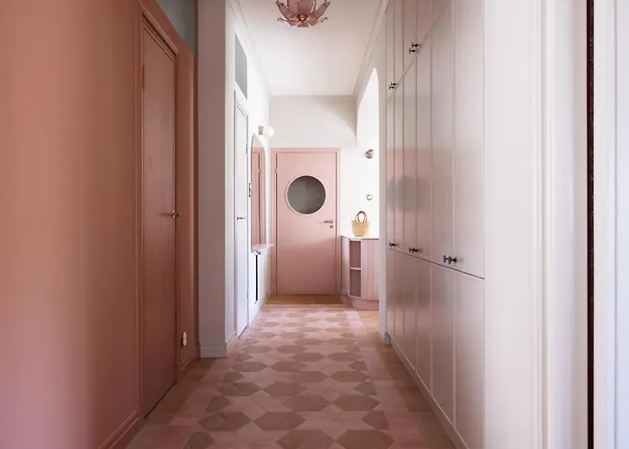 Grand Lotus Suite 96 M2, Parkkipaikka